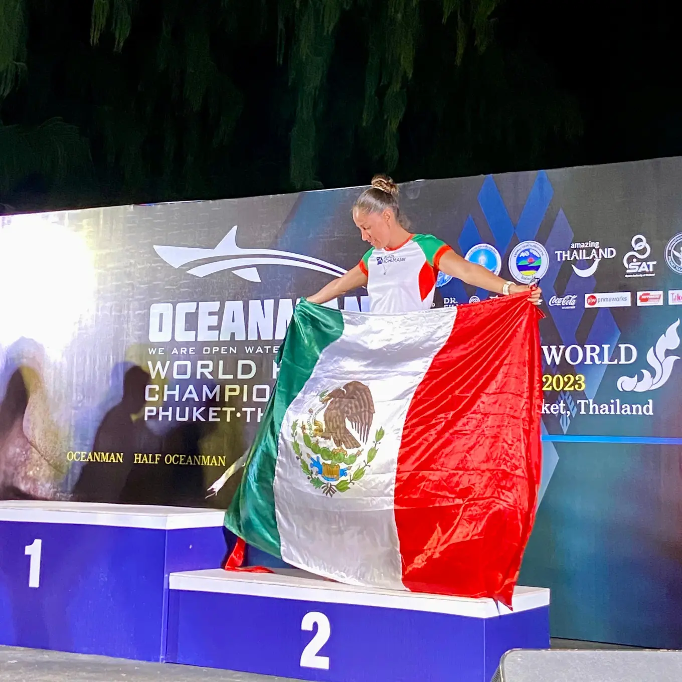 Representando a México en Tailandia